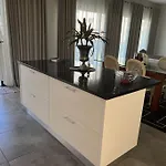Moradia Com Piscina No * Канису