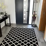 Moradia Com Piscina No Канису