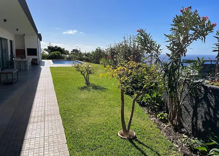 Moradia Com Piscina No