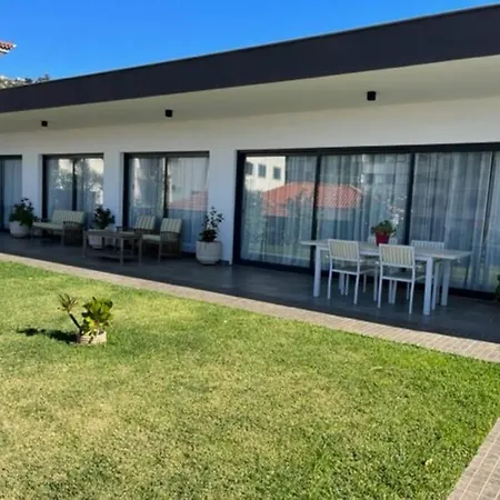 Moradia Com Piscina No Semesterbostad Caniço