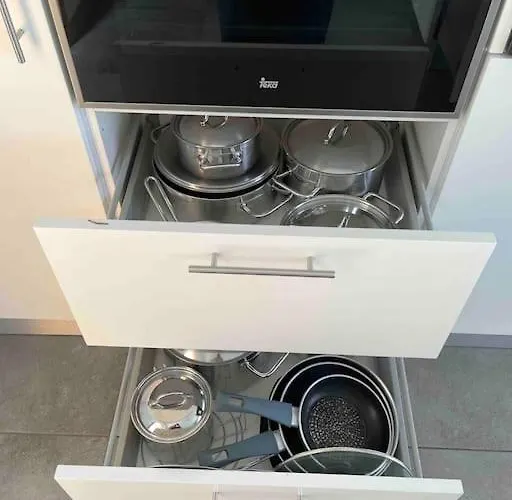 Moradia Com Piscina No * Caniço