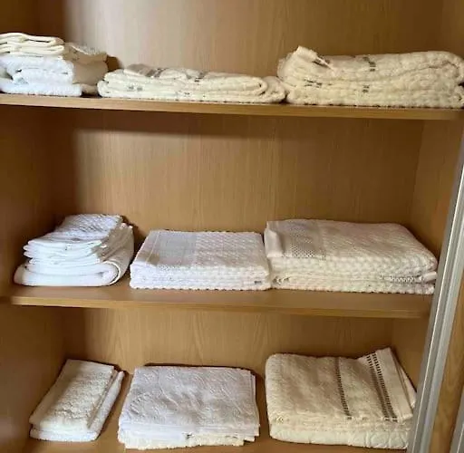 Moradia Com Piscina No *